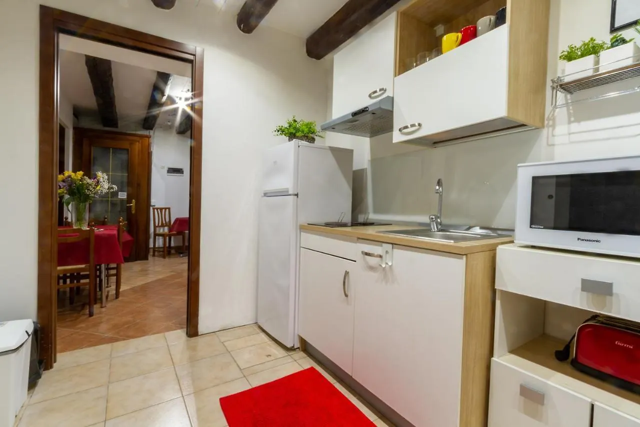 Art Dreams Apartment Teatro Italia Venice